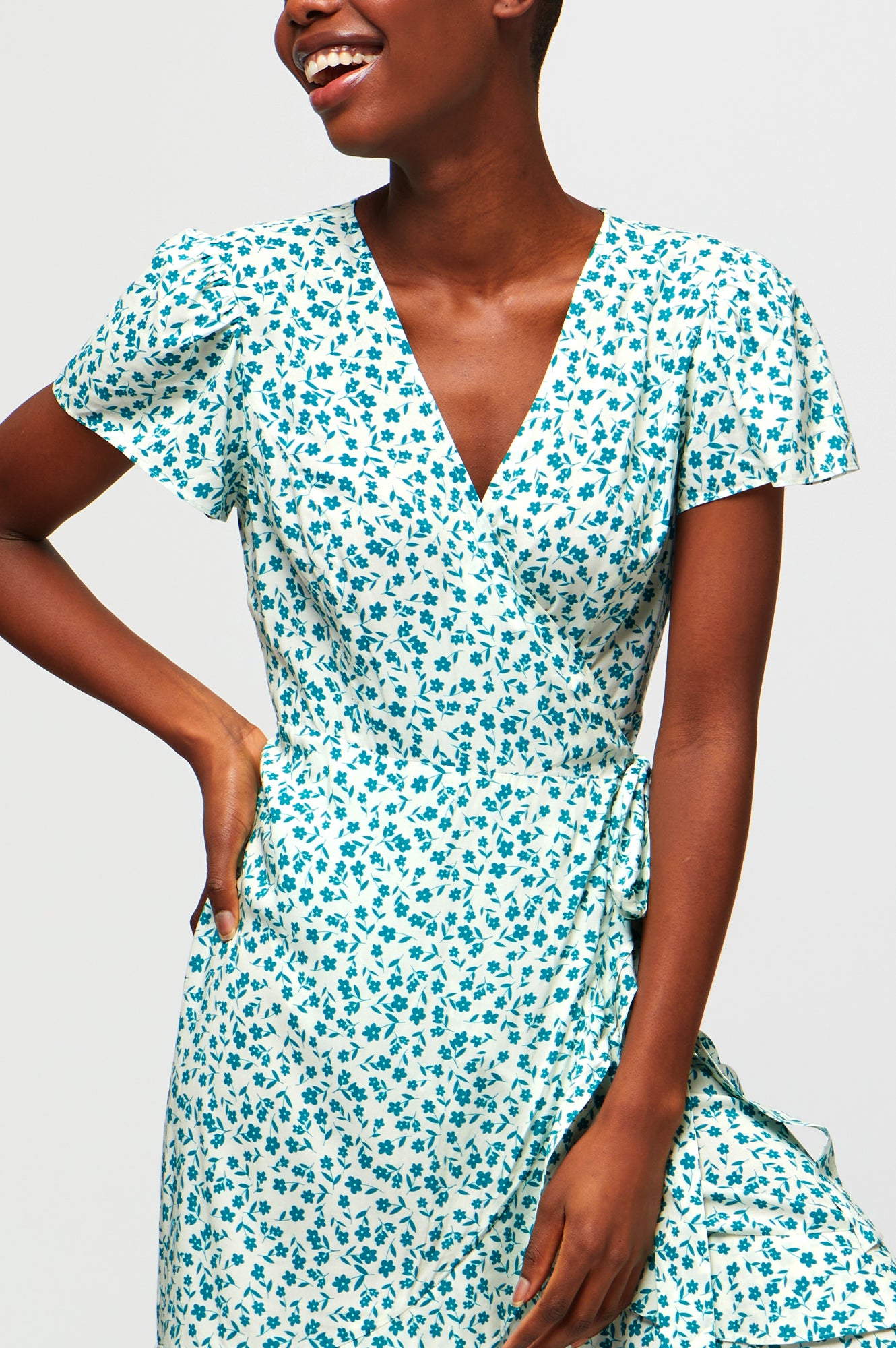 Chelsea Wrap Dress | Daisy Flower Cream/Verdigris Green