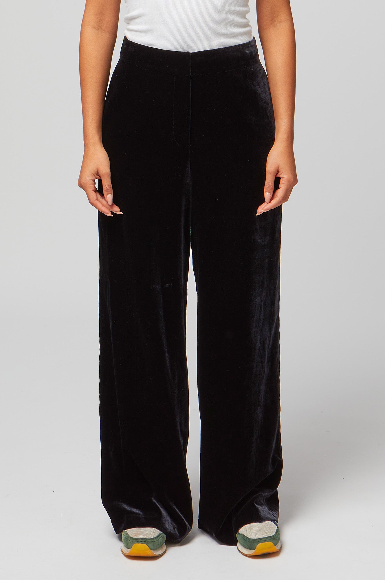 Alvia Velvet Trouser | Black