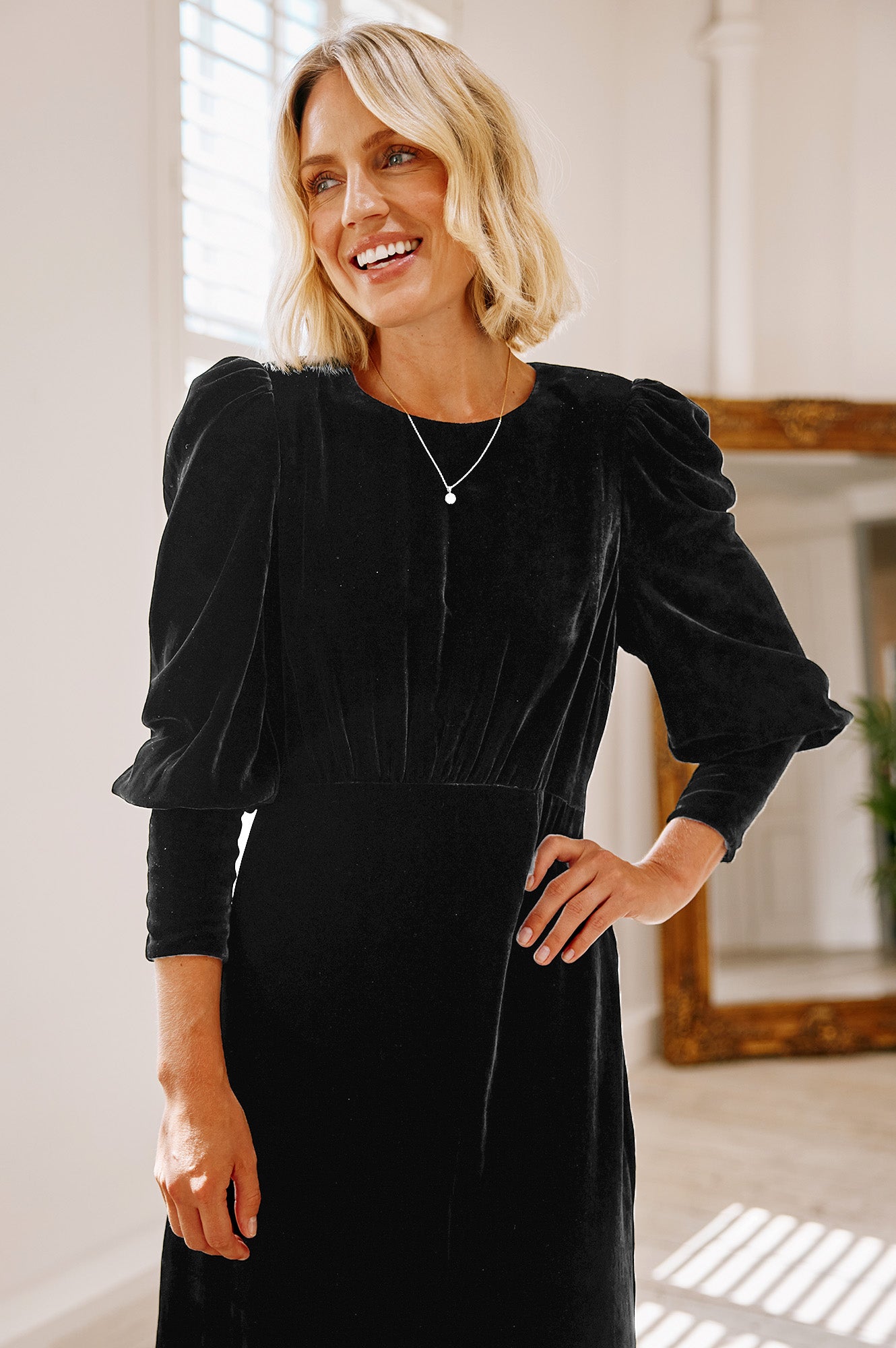 Esmee Velvet Dress | Black