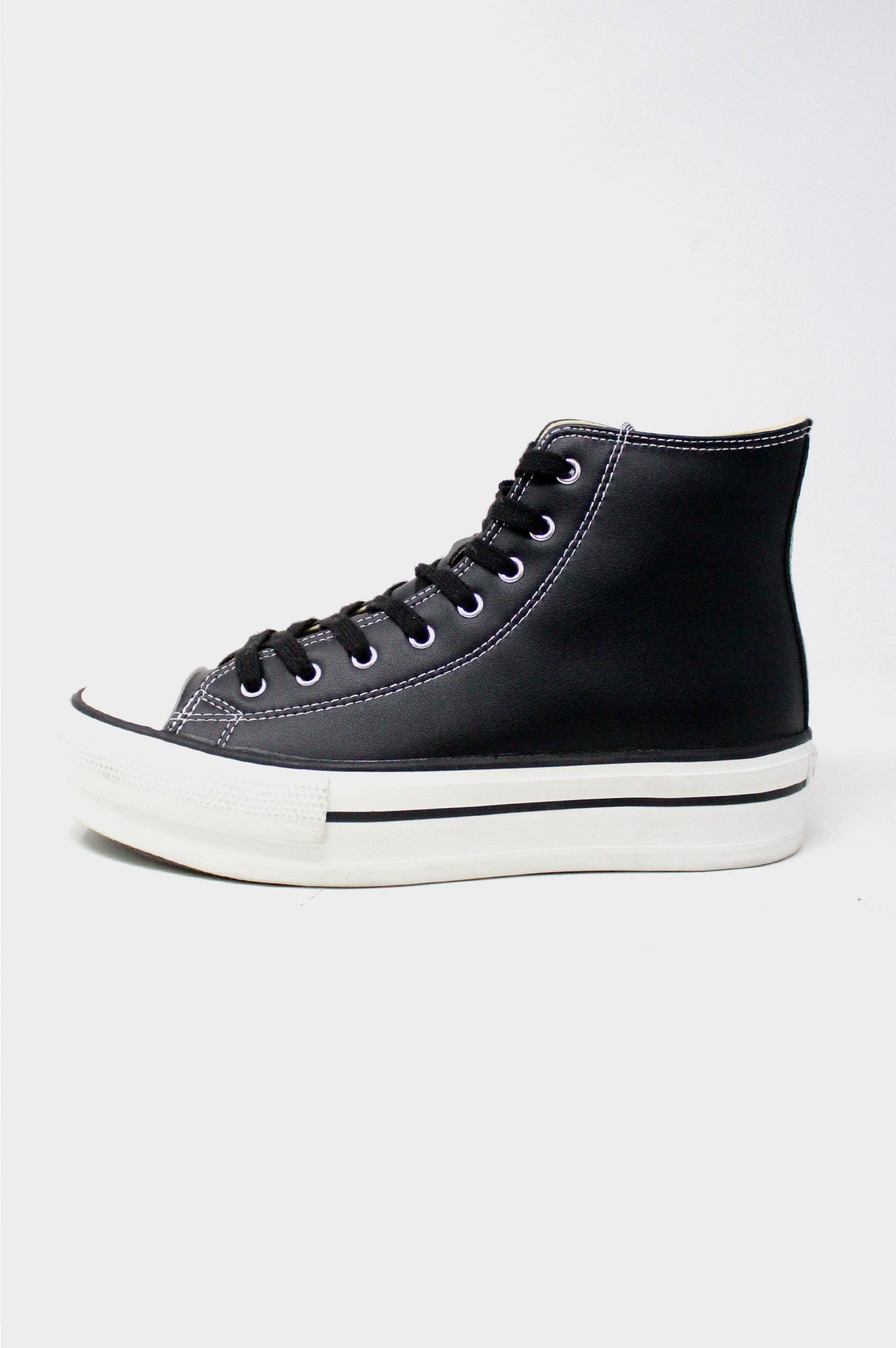 Camden High Top Trainers | Black