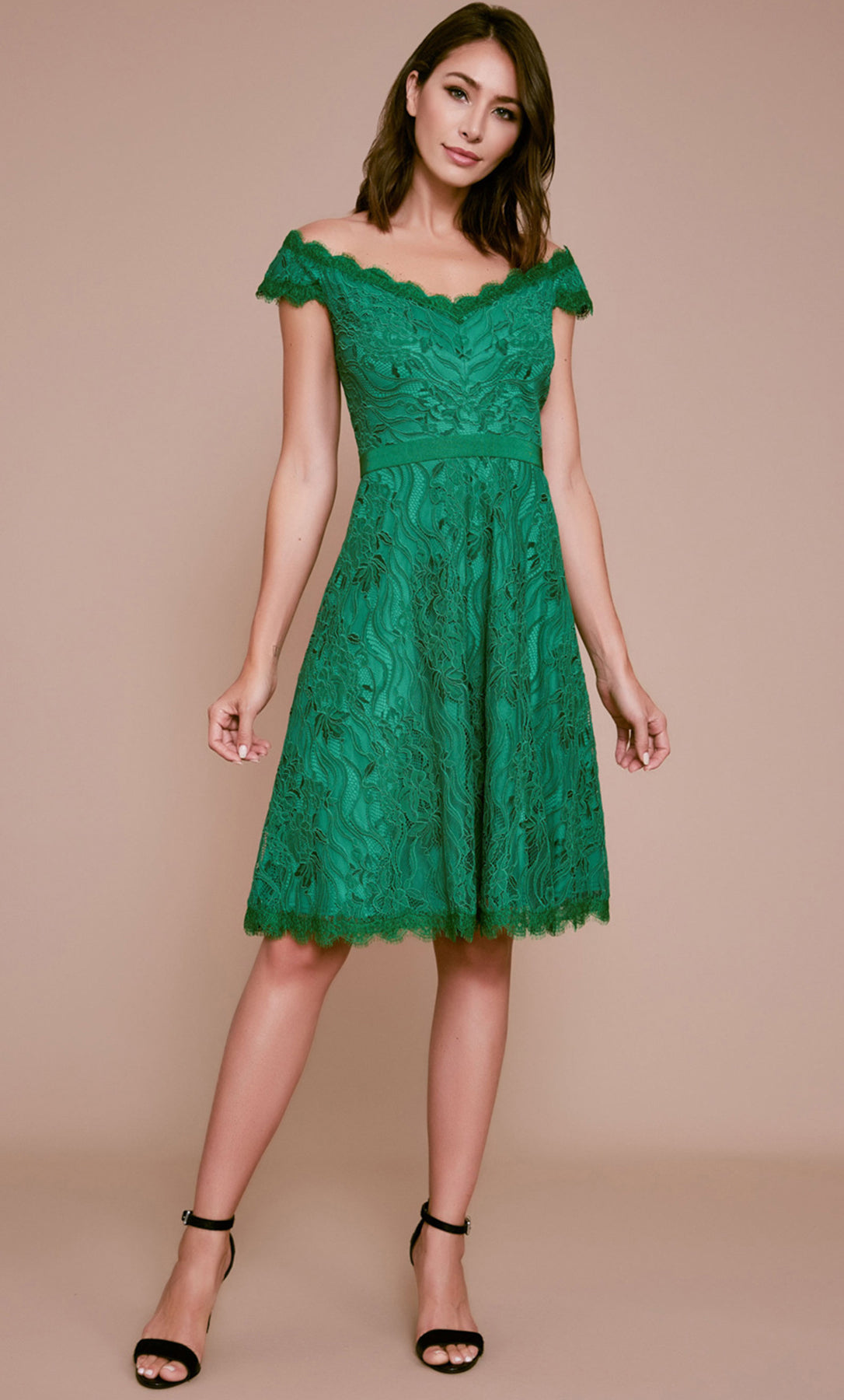 Vestido de encaje color verde