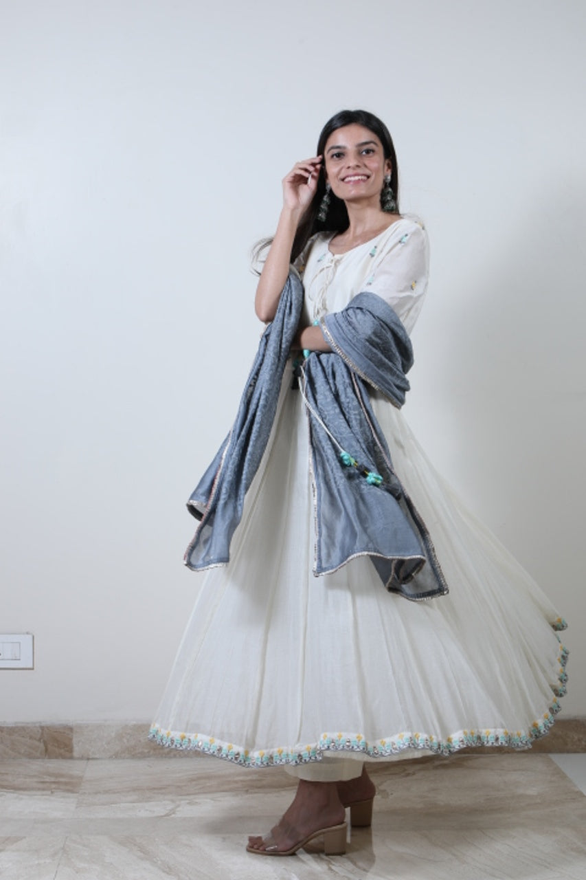 white anarkali kurta