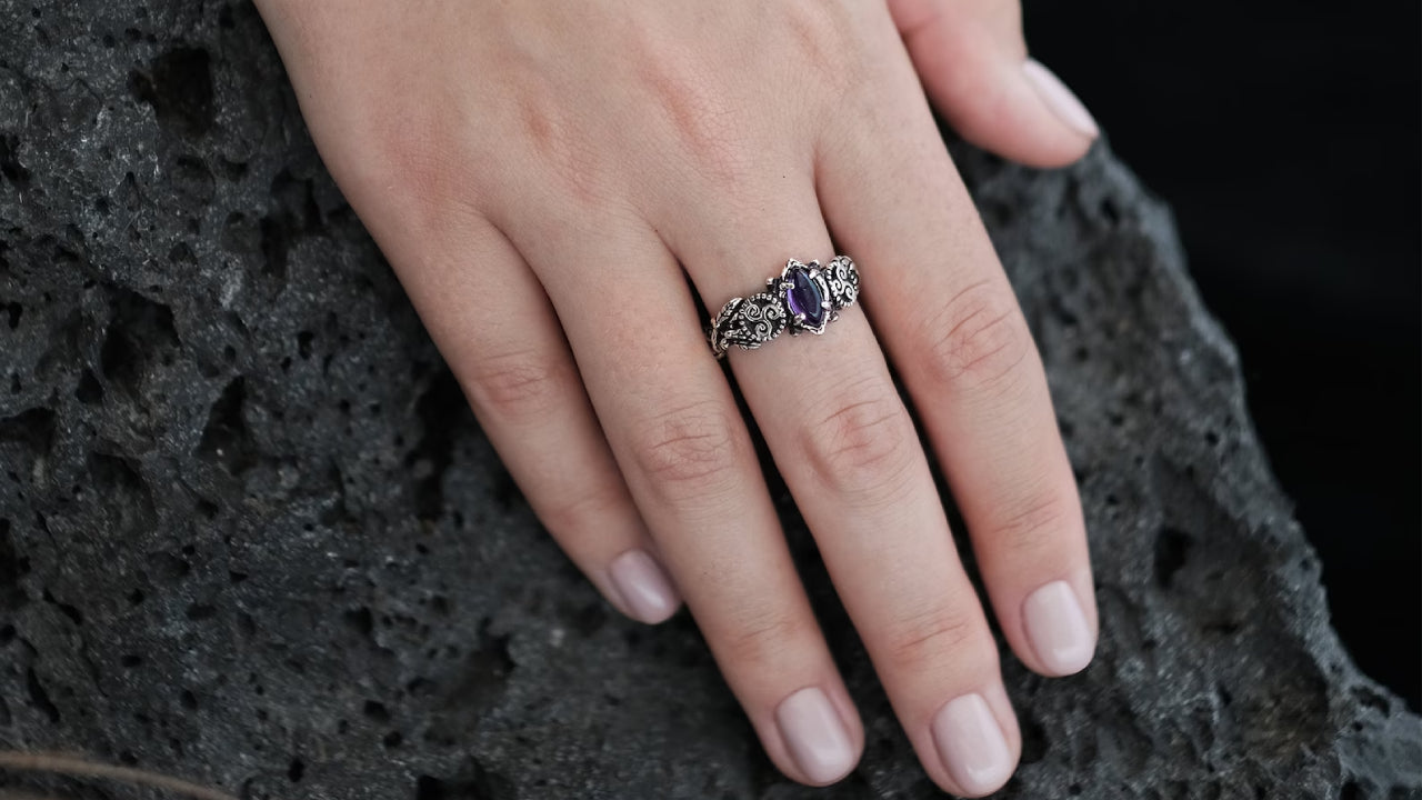 What Does an Amethyst Look Like?