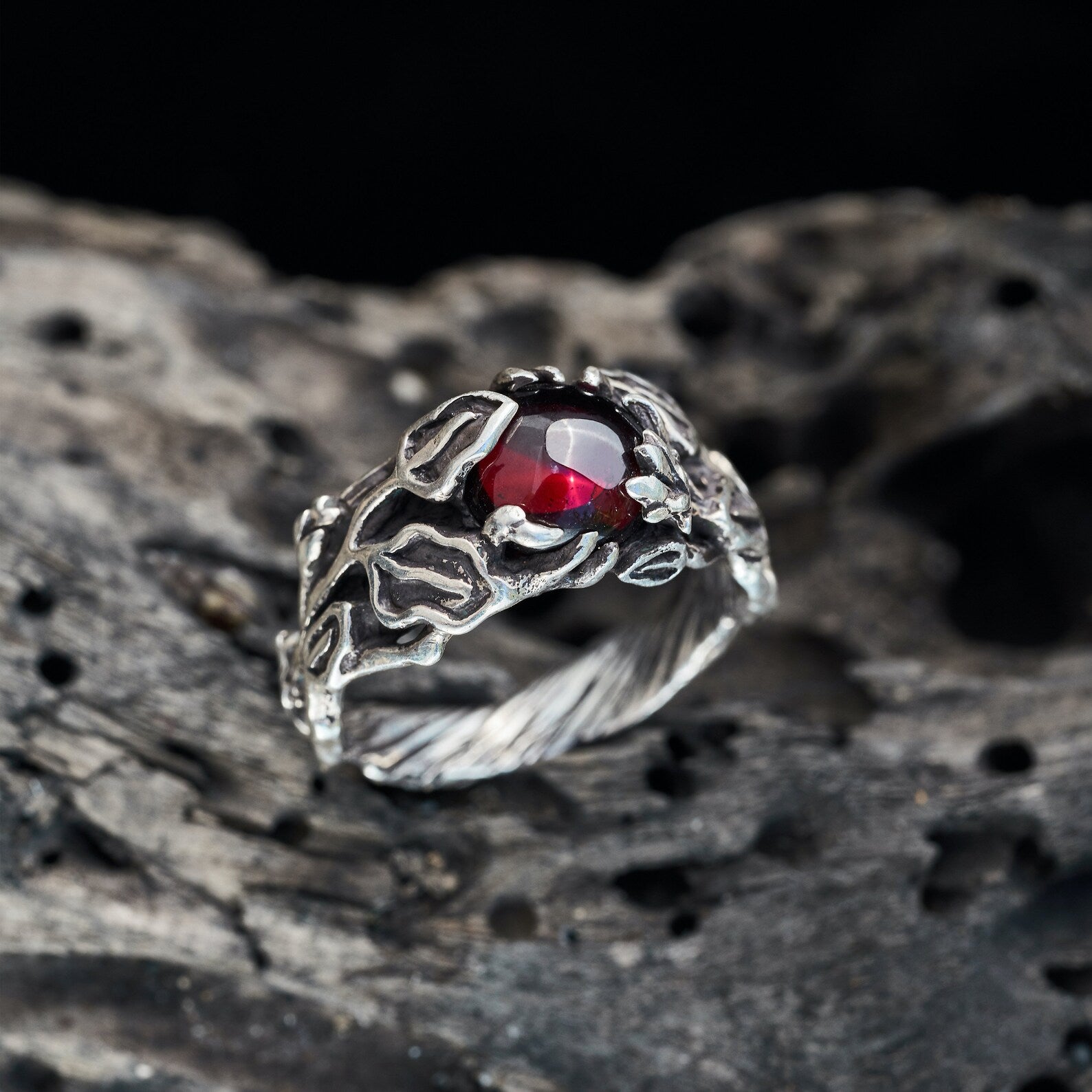 Silver Garnet ring Freesia