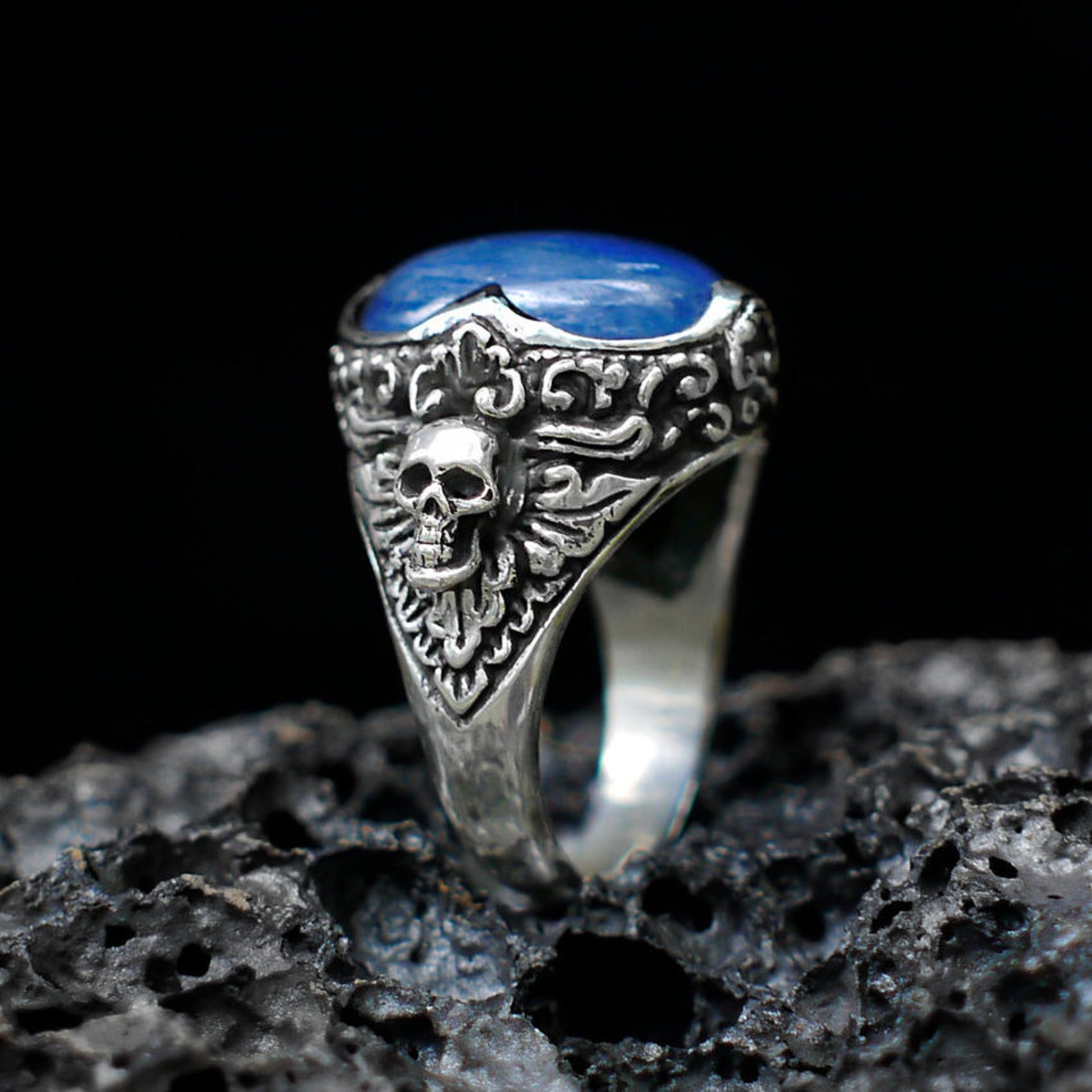 Natural Kyanite ring “Elysium” 