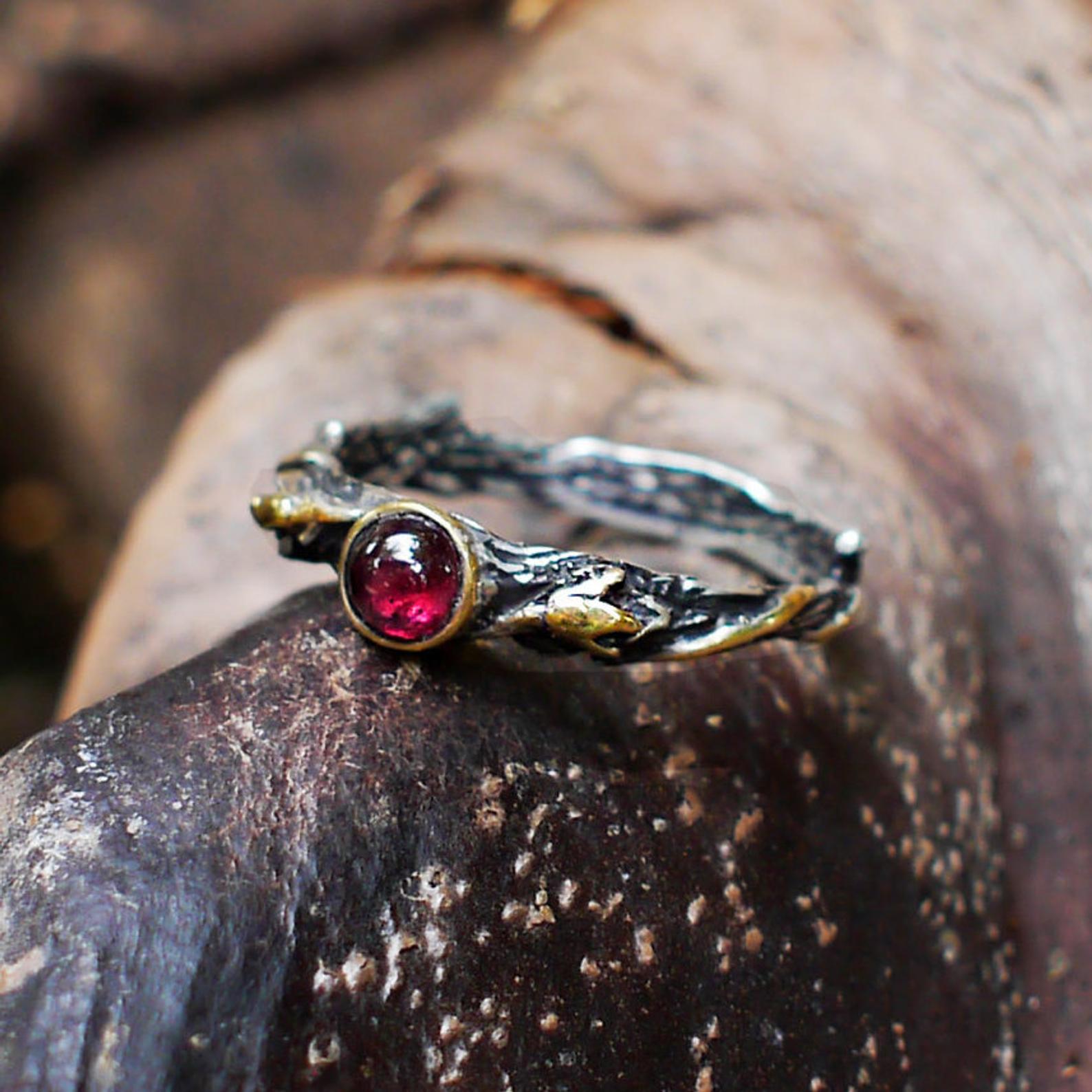 Sterling Silver Garnet ring 