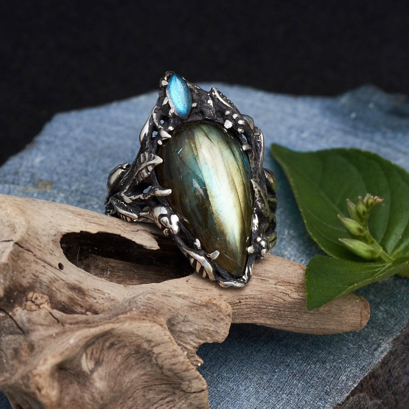 Labradorite Statement ring 