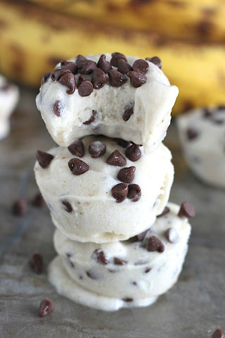 This scoop of Banana Chocolate Chip Ice Cream offers a low-sugar summertime snack