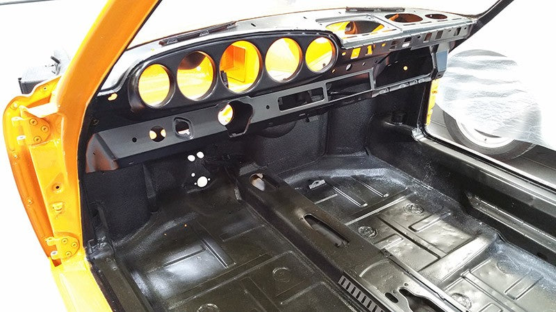 1970 911E Restoration Signal Orange interior dash blank