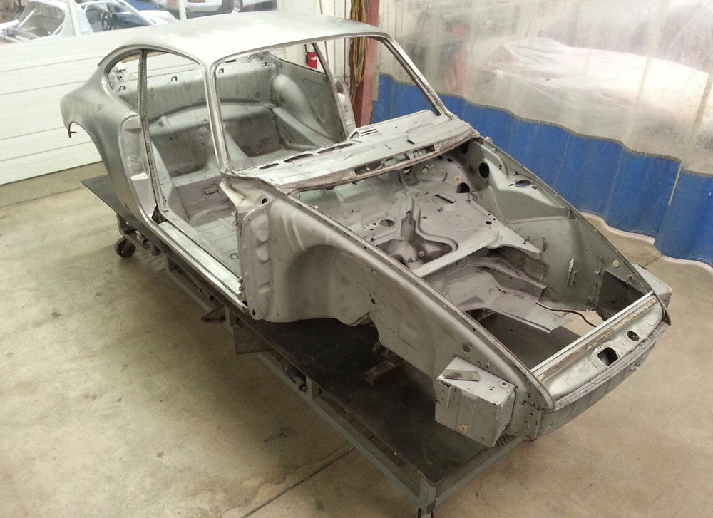 1969 911E 2.0L MFI Restoration chassis start for metal repairs