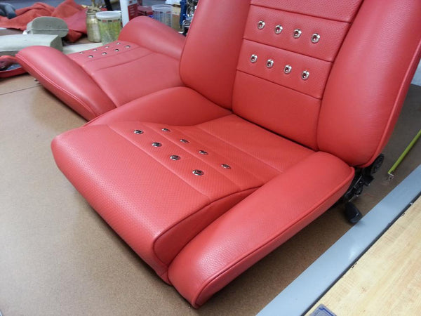 84 911 ST LEATHER SEAT DETAIL 1