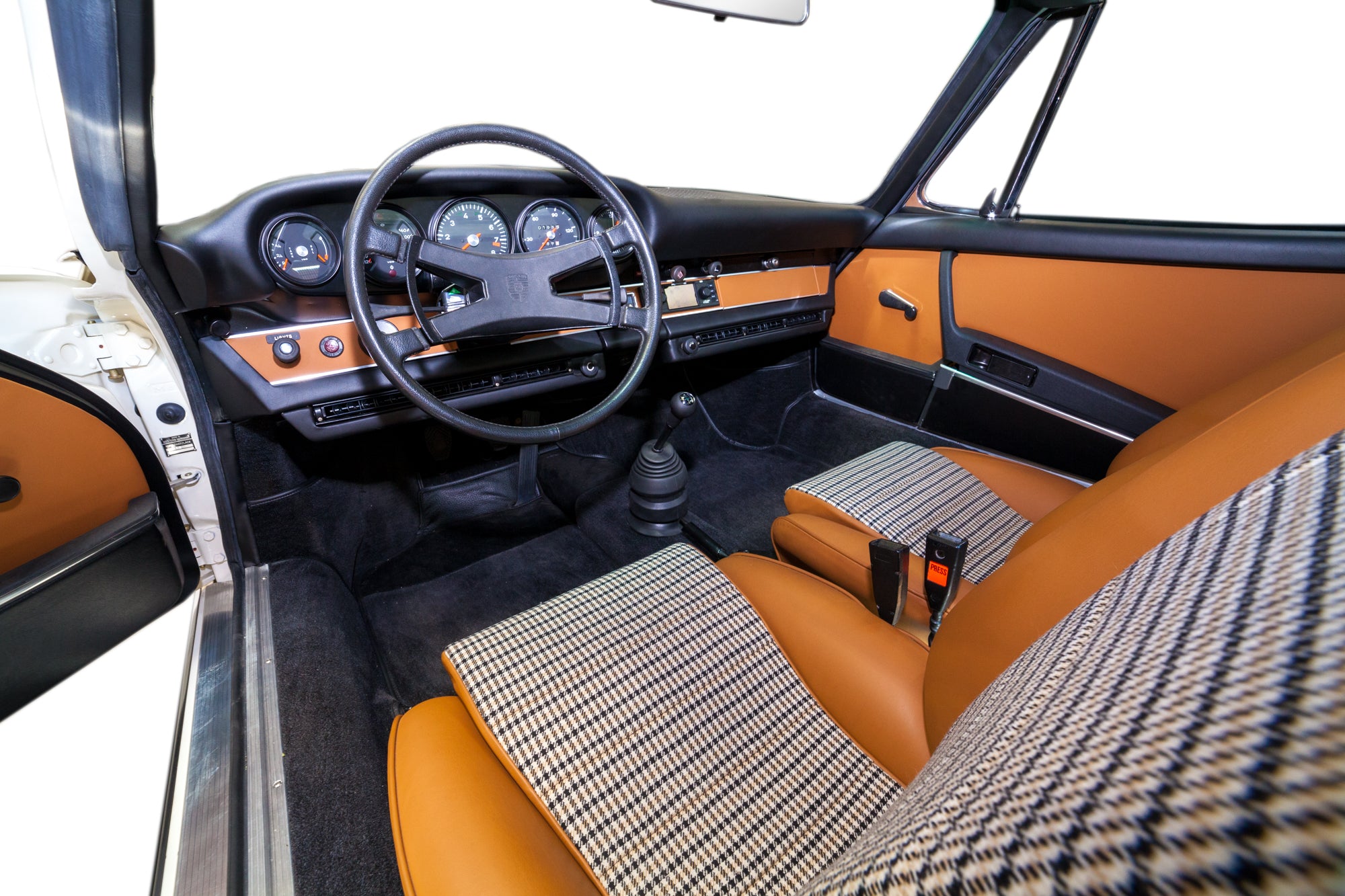 1973 Porsche 911 Targa s interior