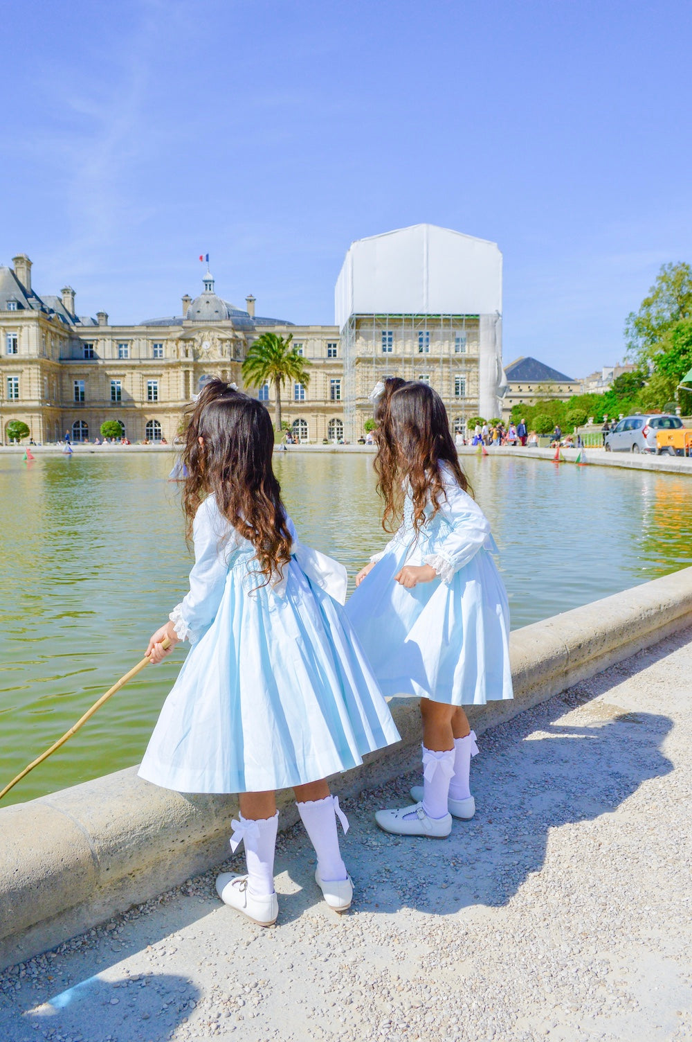 Travelling to Paris with Kids - Best kid friendly family places to visit in Paris - children's boutiqueCharlotte sy Dimby L'Île aux Fées Luxembourg garden sailing boats