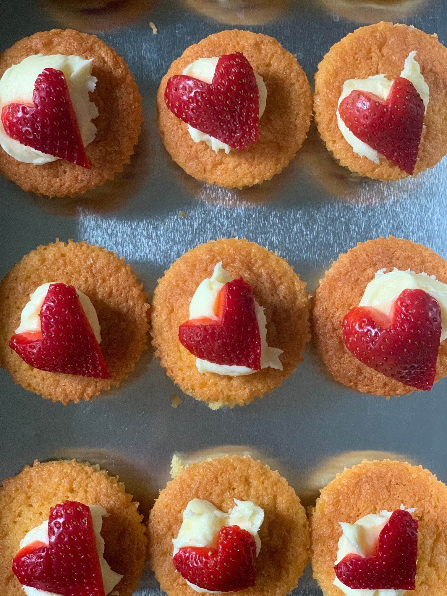 Victoria Sponge heart cupcakes