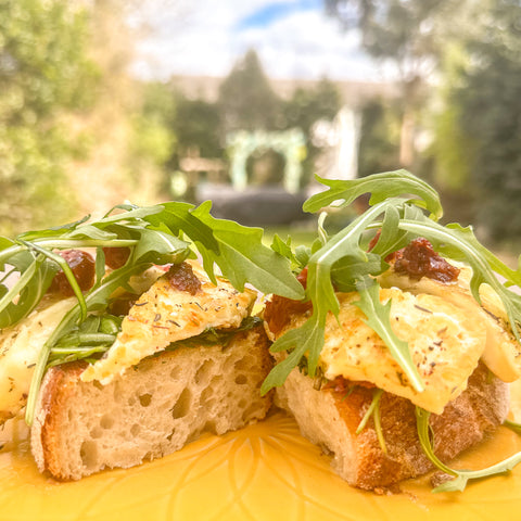 soda bread with  halloumi and fresh rocket