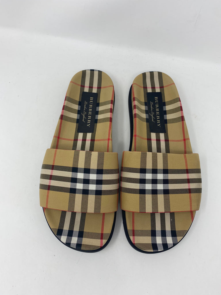 mens burberry slides