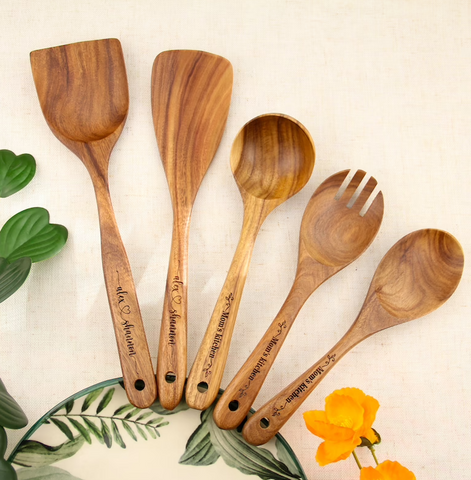 Wooden utensil set.