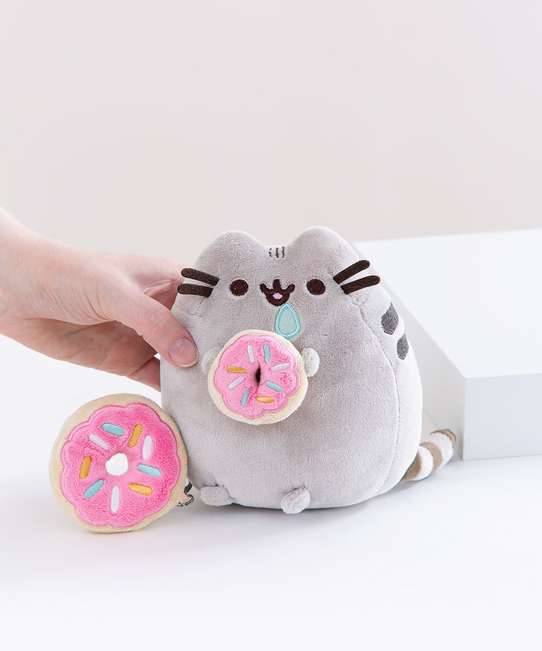 pusheen in donut