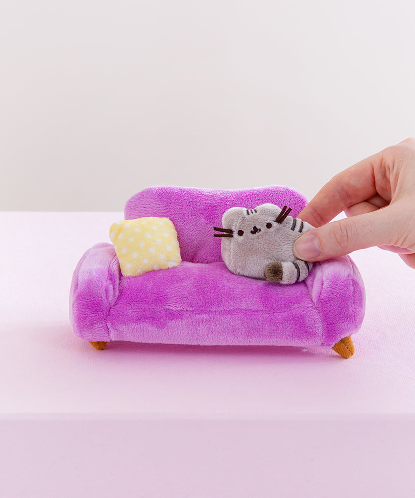 pusheen sofa