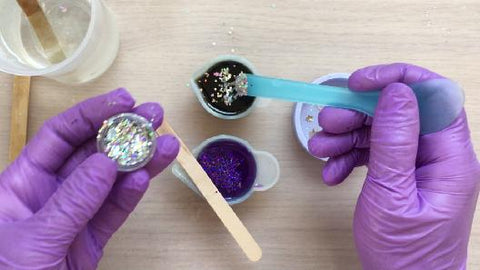 preparing purple and black resin mixtures