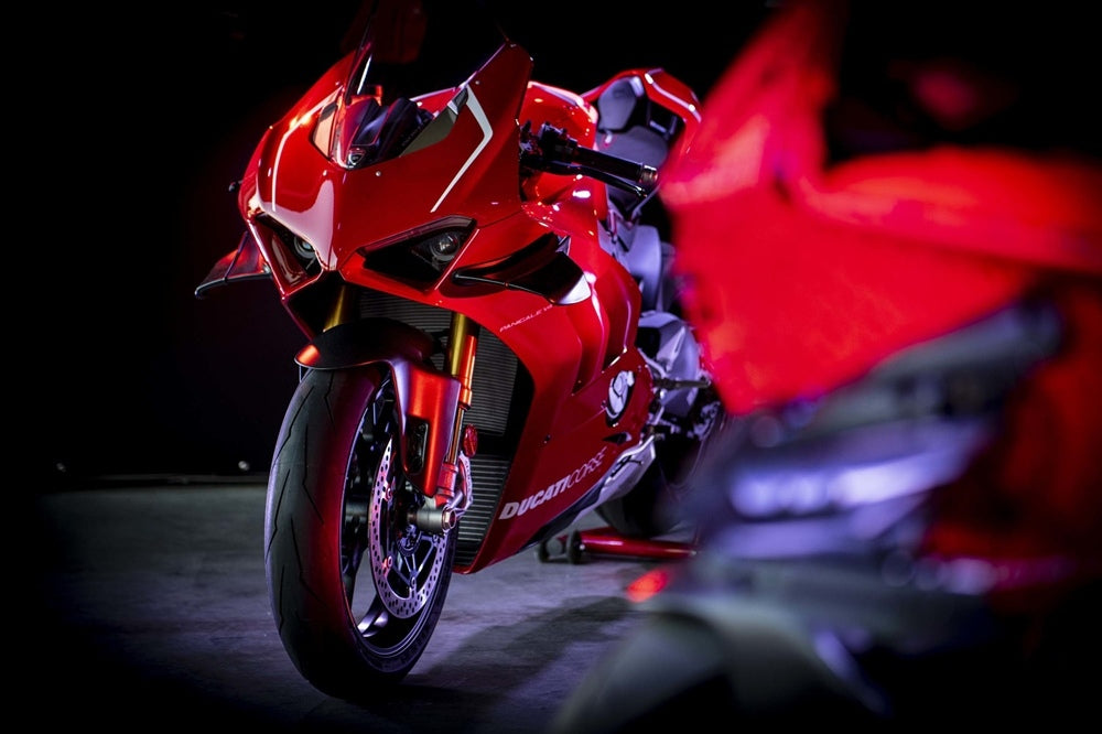 Ducati Panigale V4 R made of LEGO in real size! | LAminifigs.com