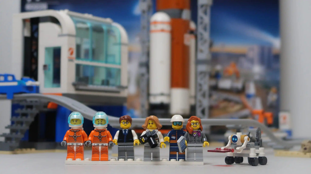 Lego City Space Rocket and Launch Control | Laminifigs.com