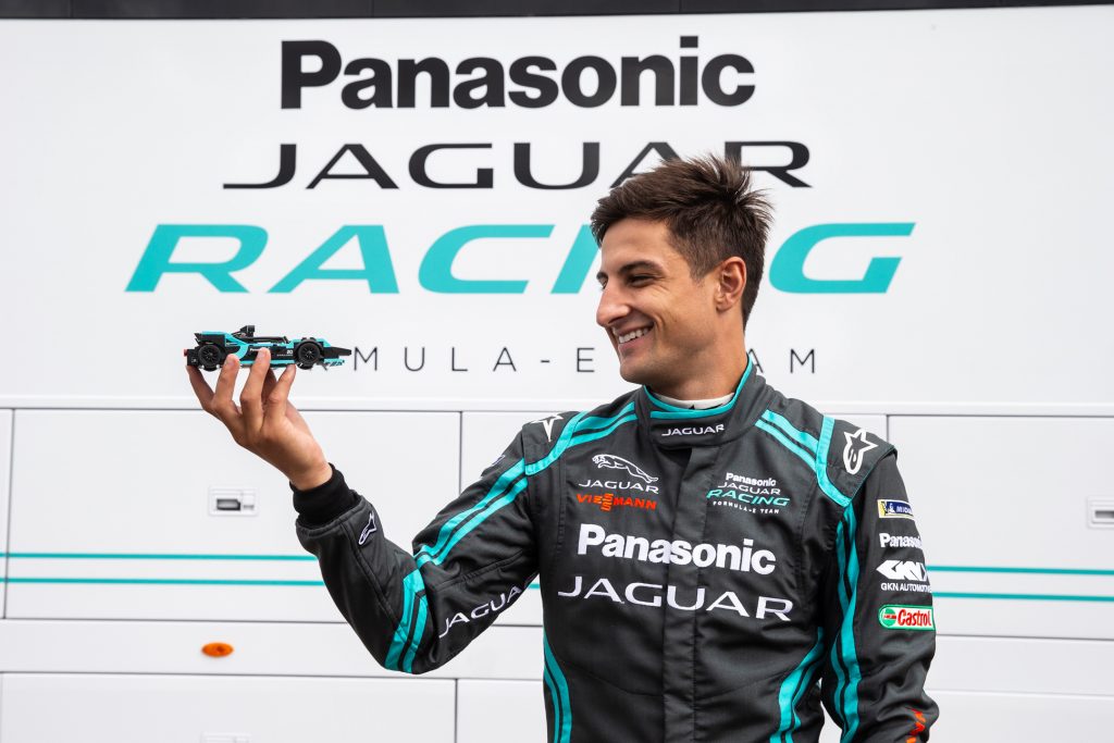 LEGO announces collaboration with Panasonic Jaguar Racing | LAMINIFIGS