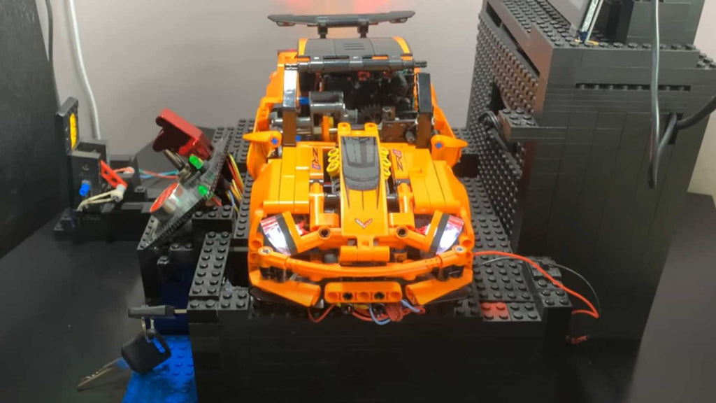 Lego Chevrolet Corvette ZR1 gets electric engine and manual gearbox | LAMINIFIGS