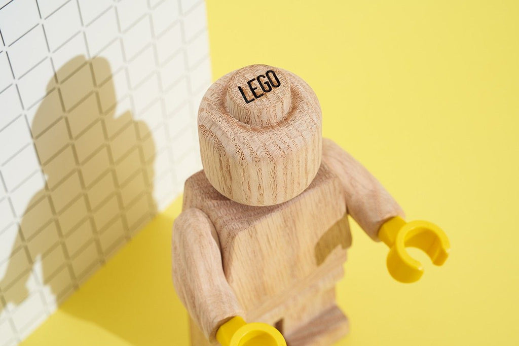 LEGO returns to the roots and releases wooden minifigures LAMINIFIGS