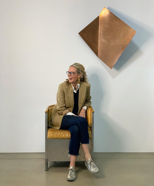 At home with Anna-Carin McNamara nterior Design studio with a focus on Scandinavian interior design. Our aim is to bring joy, order and beauty to you