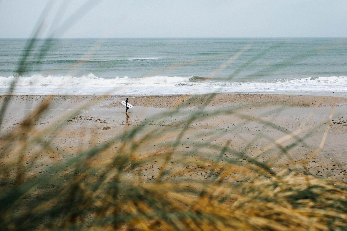 Surfer an dänischen Strand