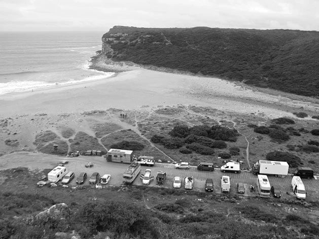 Camper am Strand von Barranco in Portugal