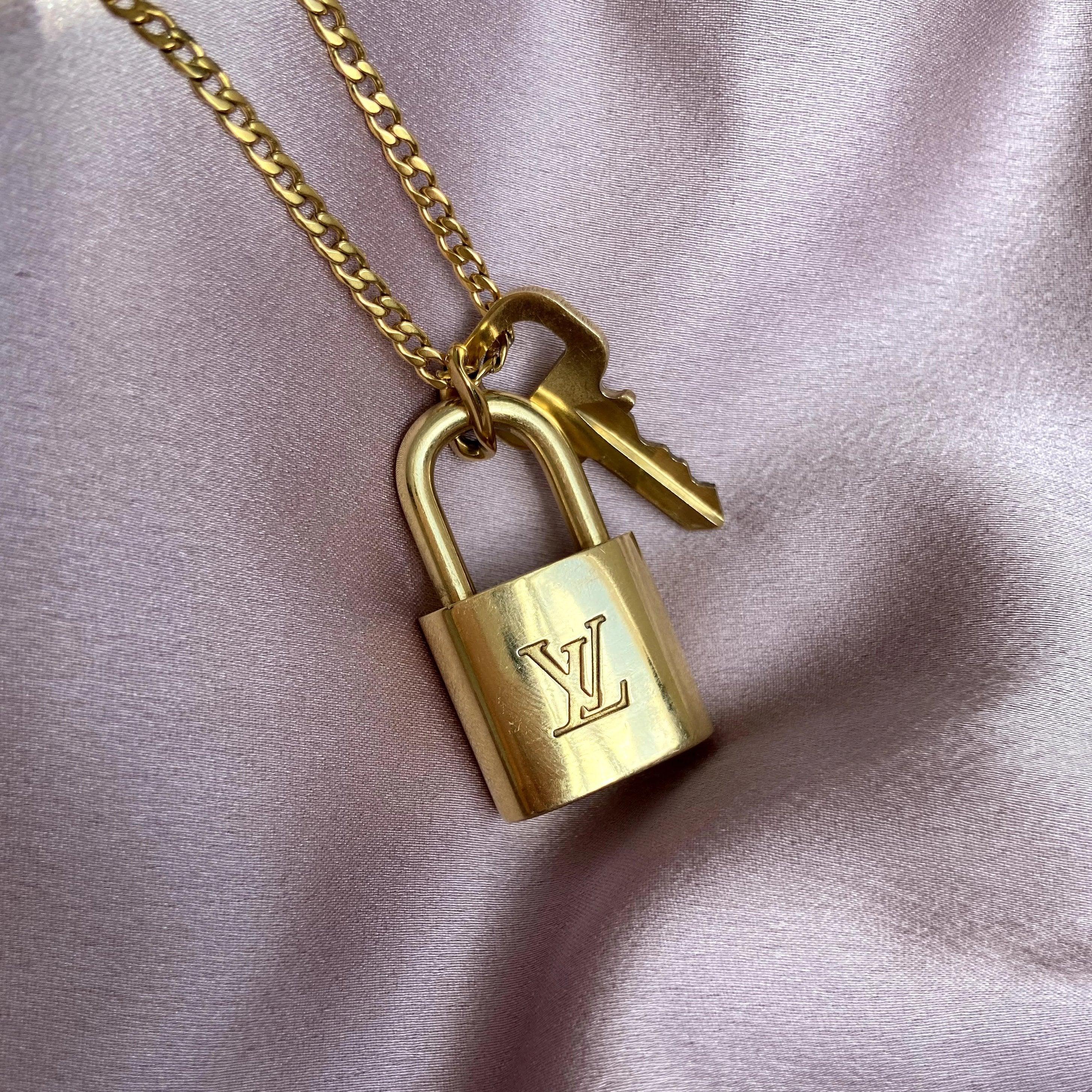 Louis Vuitton Padlock Necklace with double chain – Boutique SecondLife