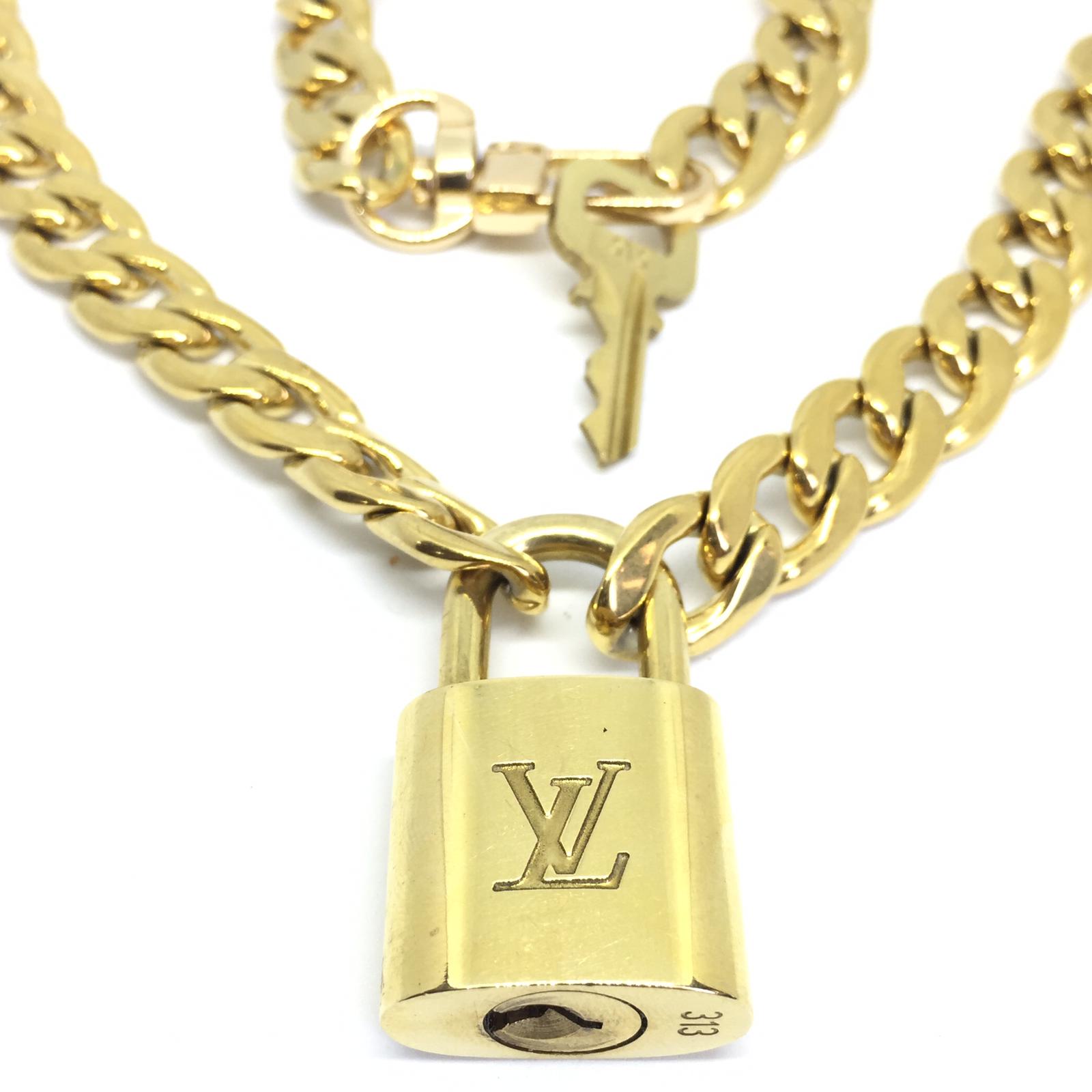 LOUIS VUITTON 18K Yellow Gold Padlock Cadena Key Pandantif Lockit Necklace  CHAT-739, Other