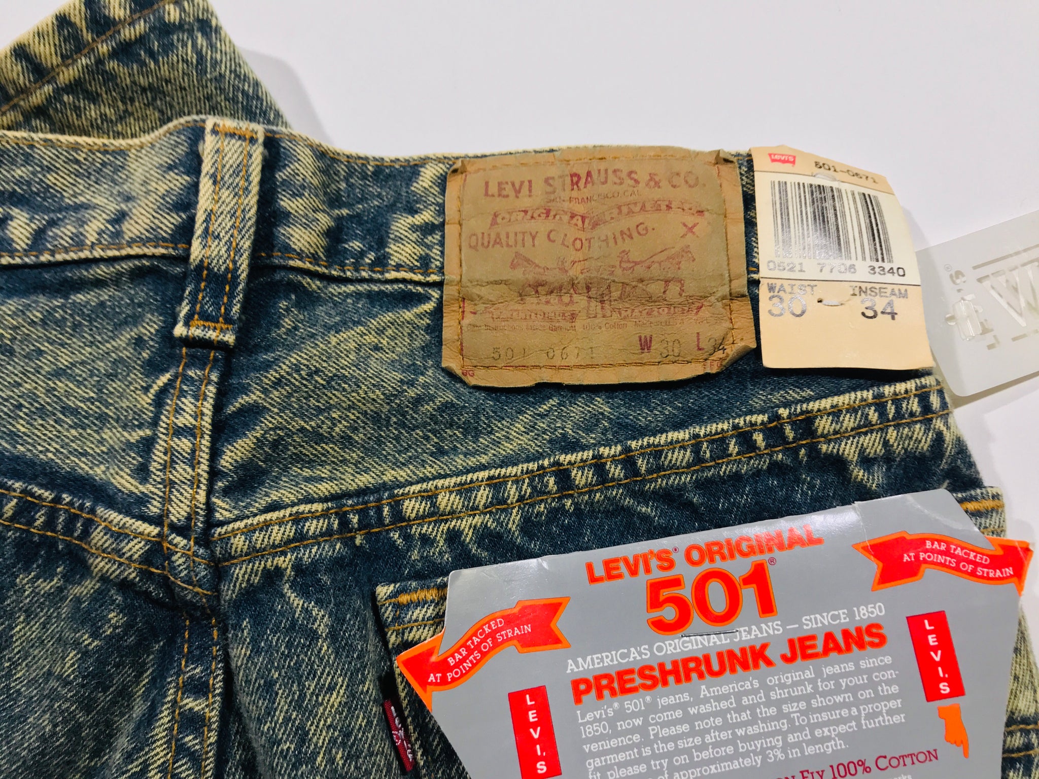 yellow levis 501 jeans