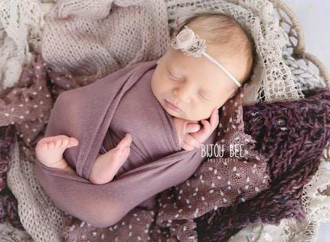Tiny Tot Prop Shop - Newborn Photo Props Canada - Canadian Photography Props - Sweater Knit Wraps - Stretch Knit Wraps