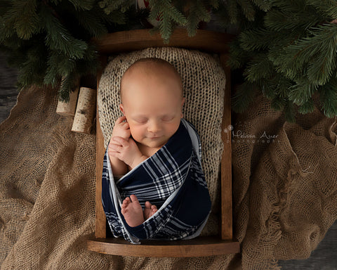 Natural Wooden Newborn Bed - Wooden Photo Props - Newborn Photo Props Canada - Tiny Tot Prop Shop