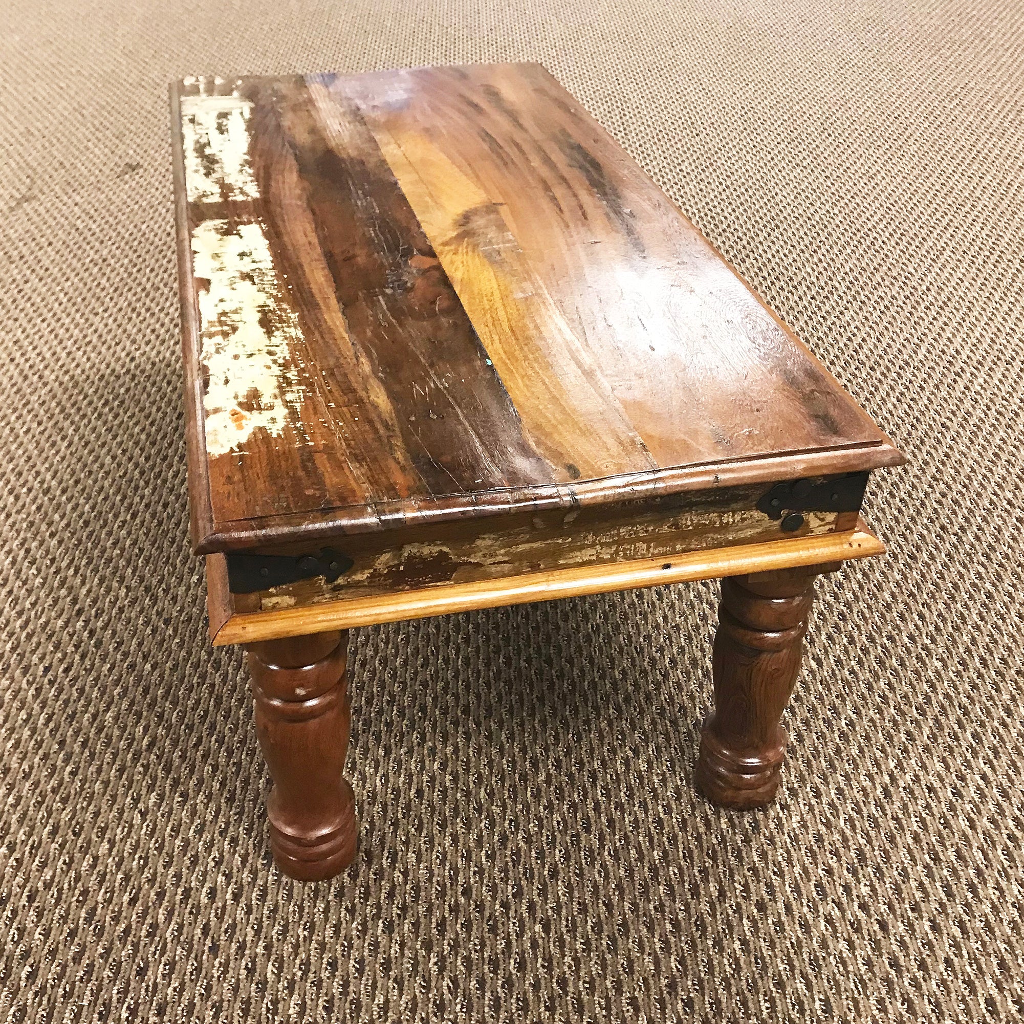 Rustic Vintage Lacquer Solid Wood Round Leg Coffee Table