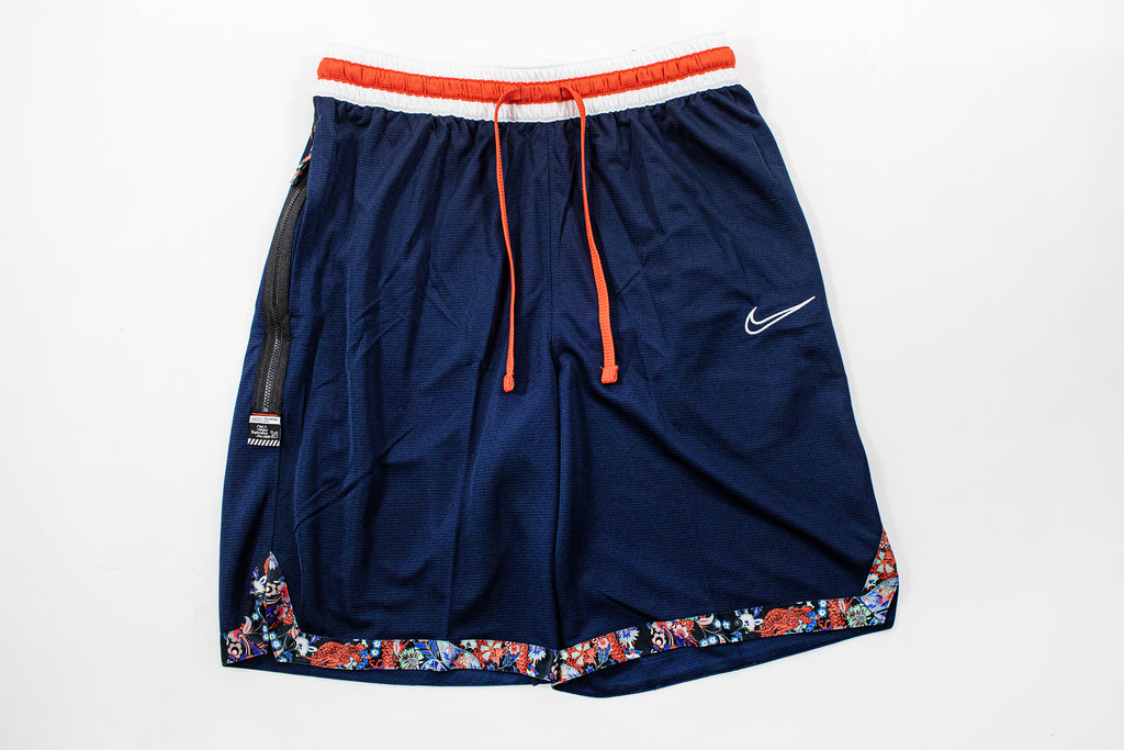 Shorts in navy mit floralem Print