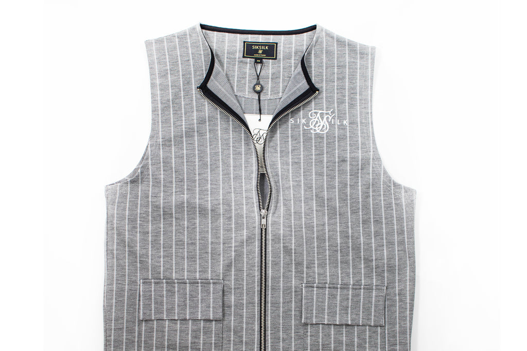 die  SIKSILK Smart Wear Zip Vest 