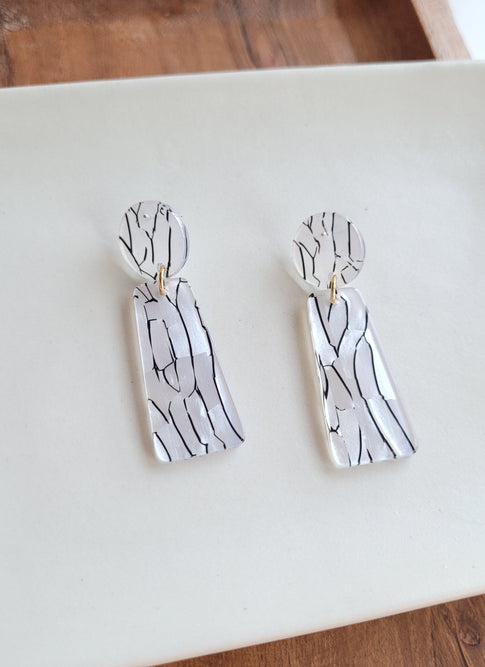 Mia Earrings in Pearl Black Stripe