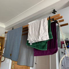 Clothes airer on a pulley