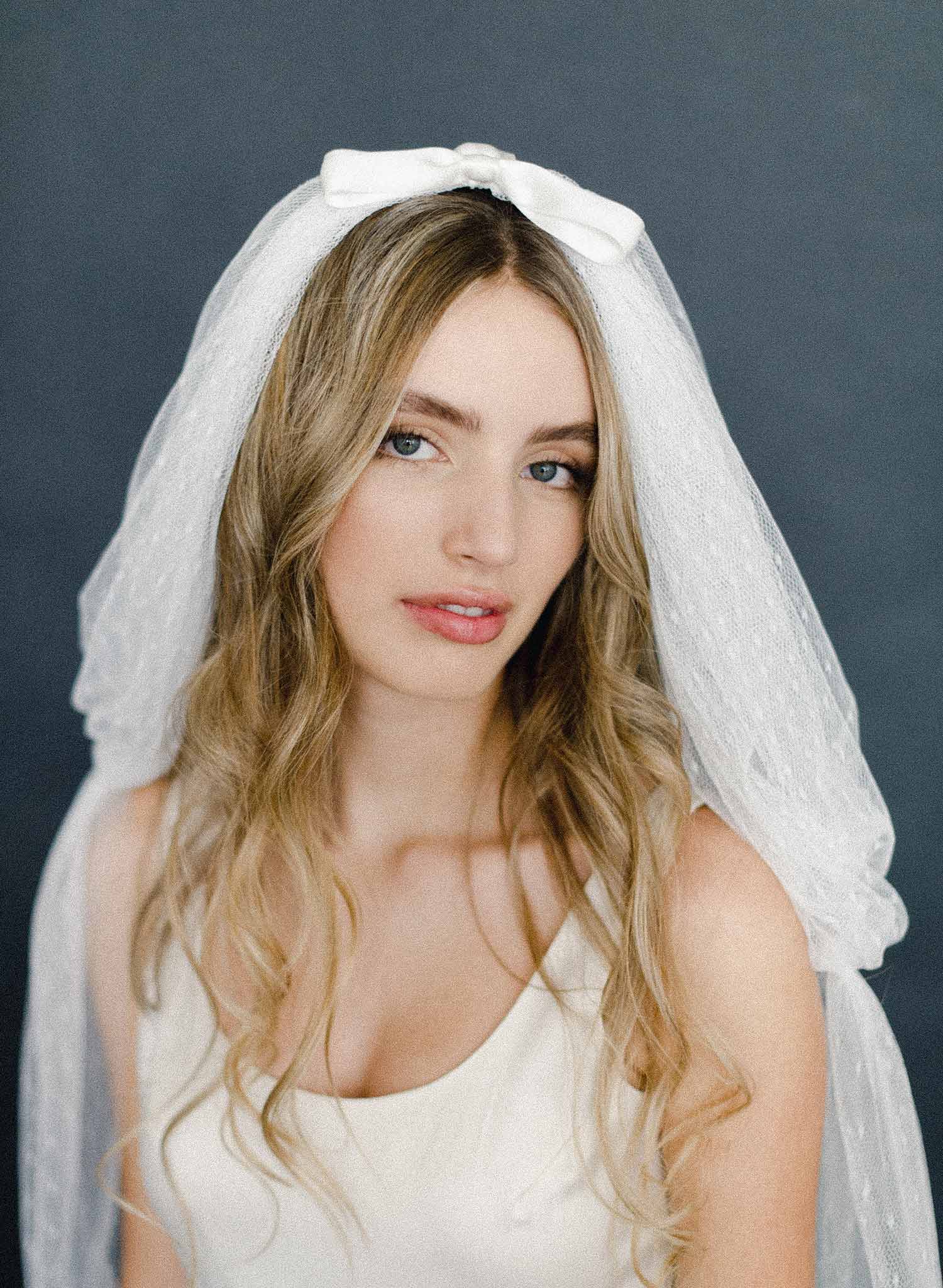 wedding veil with bow