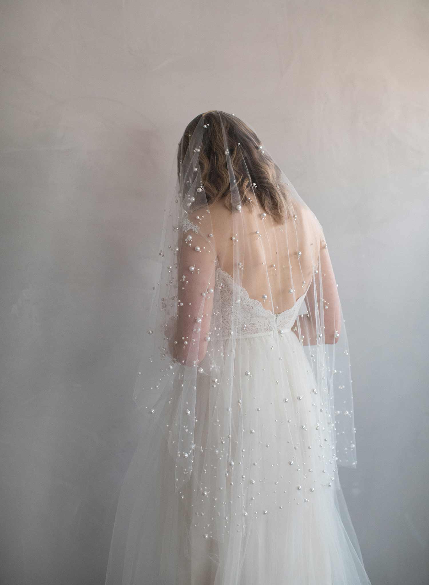 bridal veil with pearls