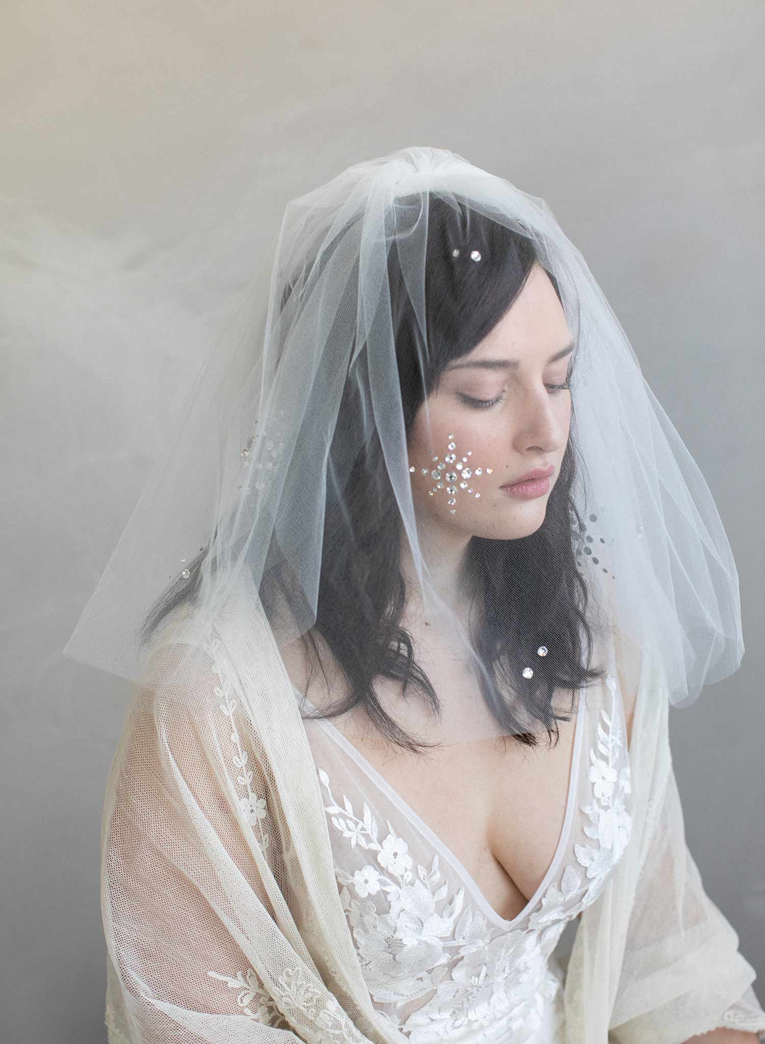 short bridal veils with crystals