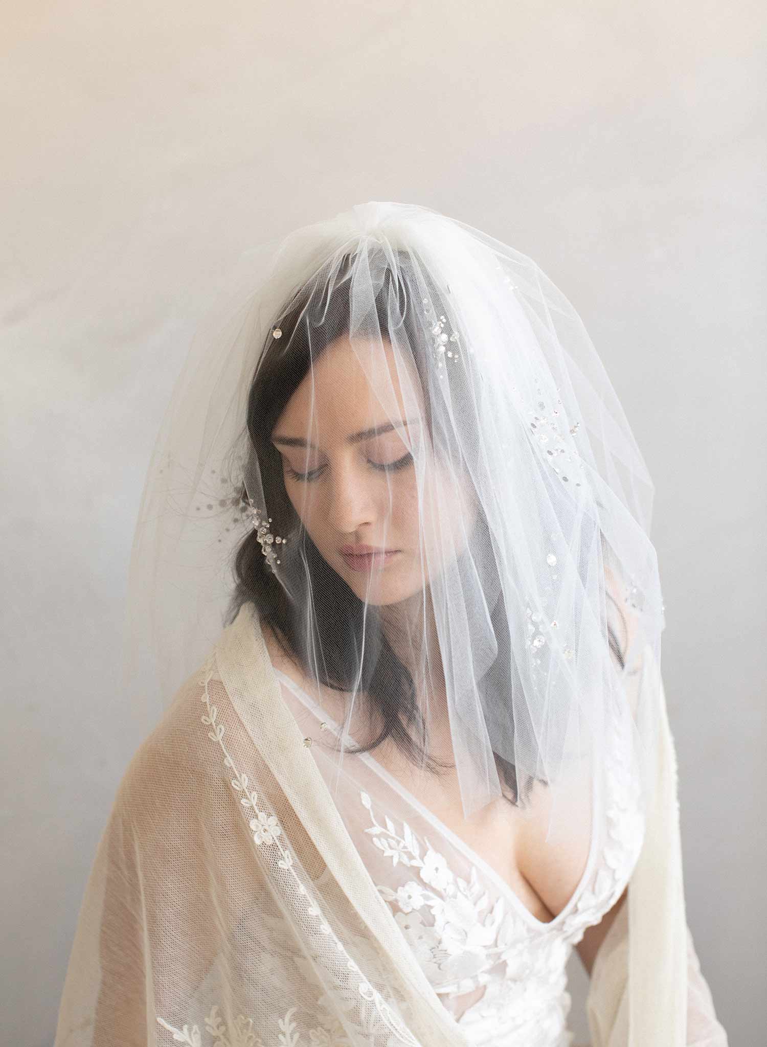 short veil with crystals