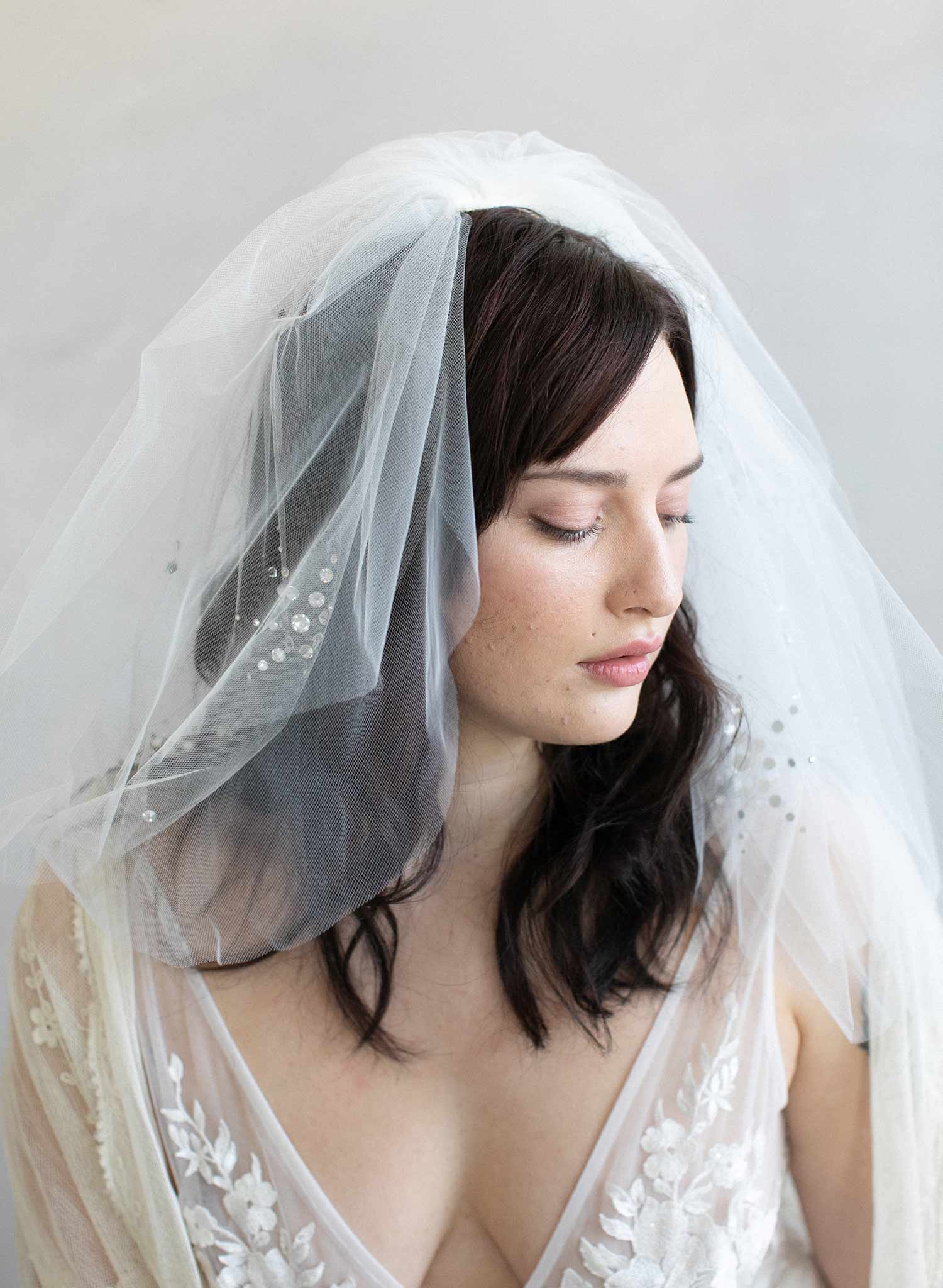 short veil with crystals