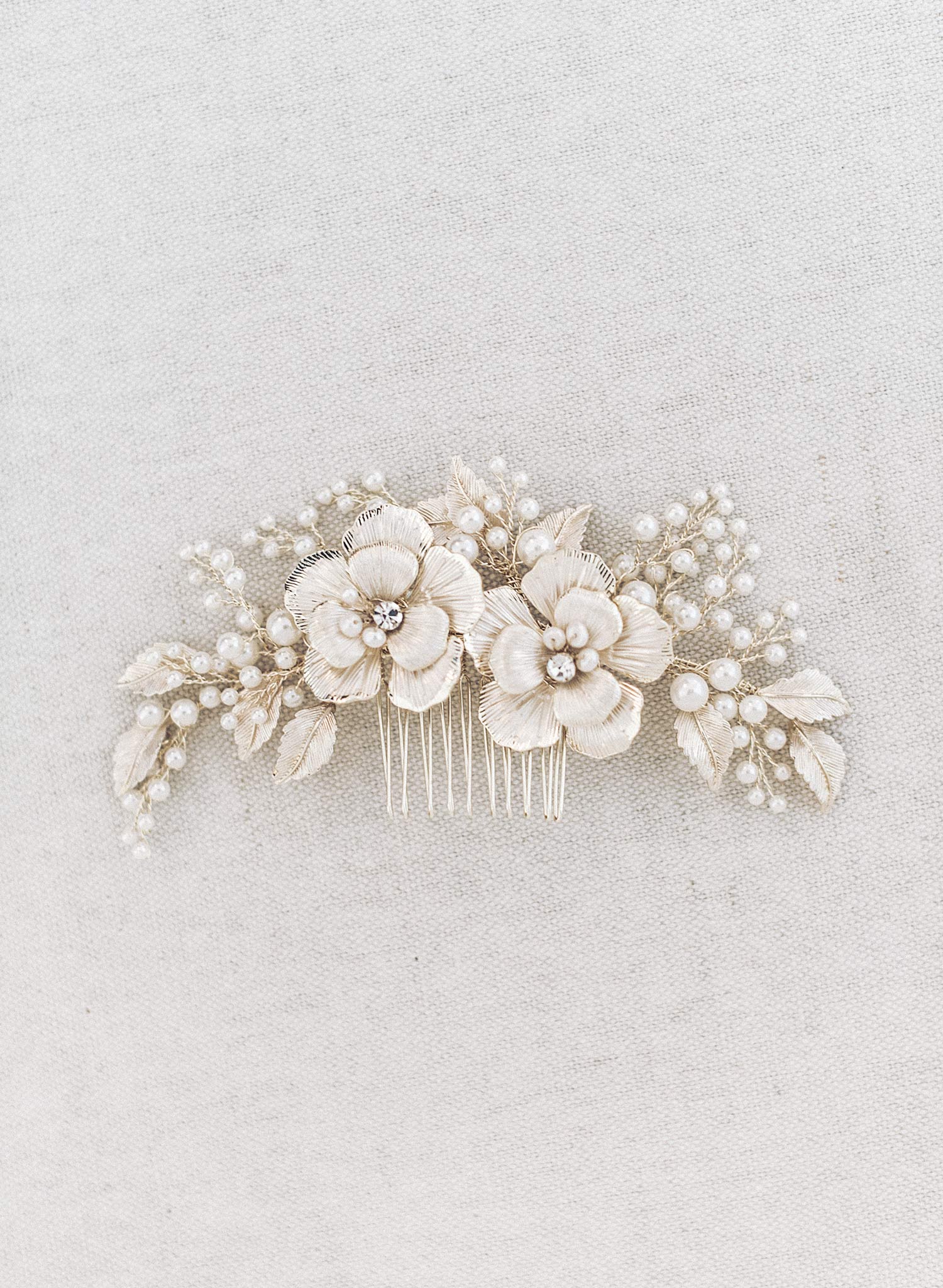 Double flower and pearl spray hair comb 