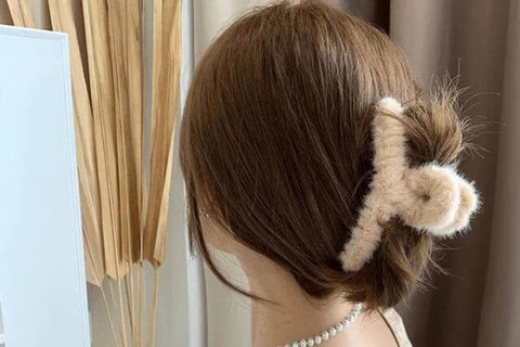 Elegante Plüsch-Haarspange aus Kunstfell