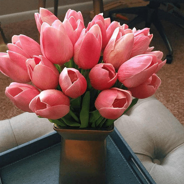 Tulipes artificielles. Achetez de la flore artificielle sur Mounteen. Expédition mondiale disponible.